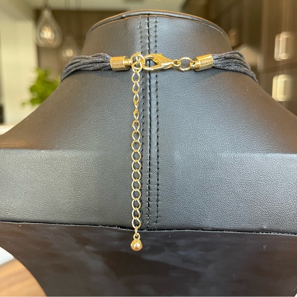 Quartz Geode Stone Pendant Necklace Gold Tone Black Corded Necklace - Picture 13 of 13